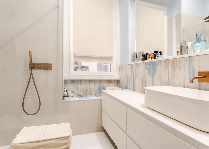 Refined Two-bedrooms Apartamento Roma